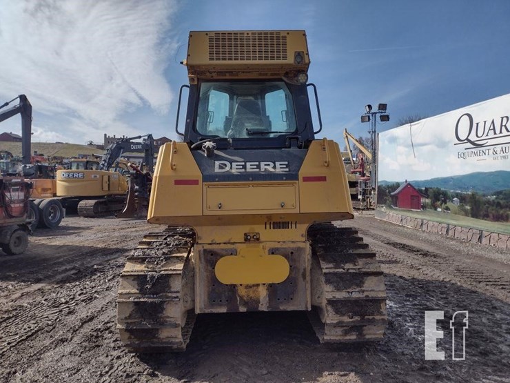 2008-deere-750j-lt-image-4