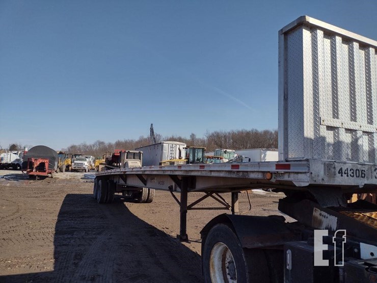 93-ravens-trailer^title^-image-21