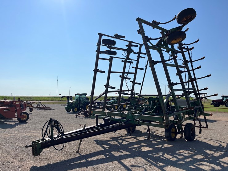 1997-john-deere-680-image-1