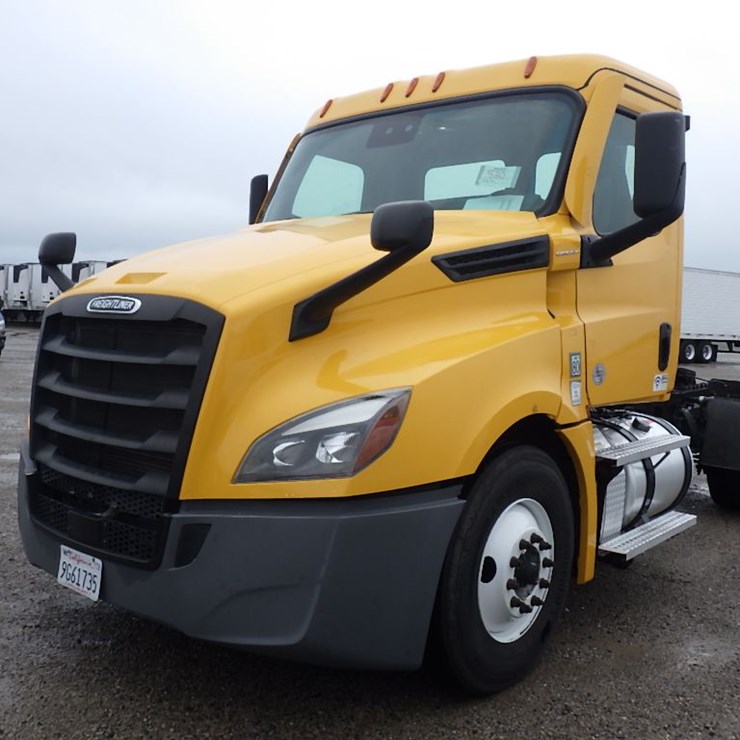 2022 FREIGHTLINER CASCADIA 126