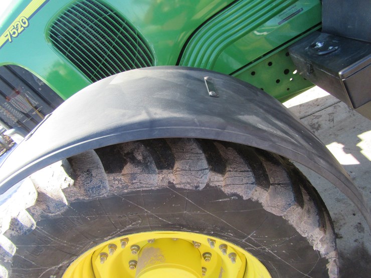 john-deere-7520-image-9