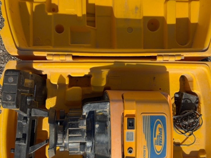 cst-ll500-laser-and-stand-image-4