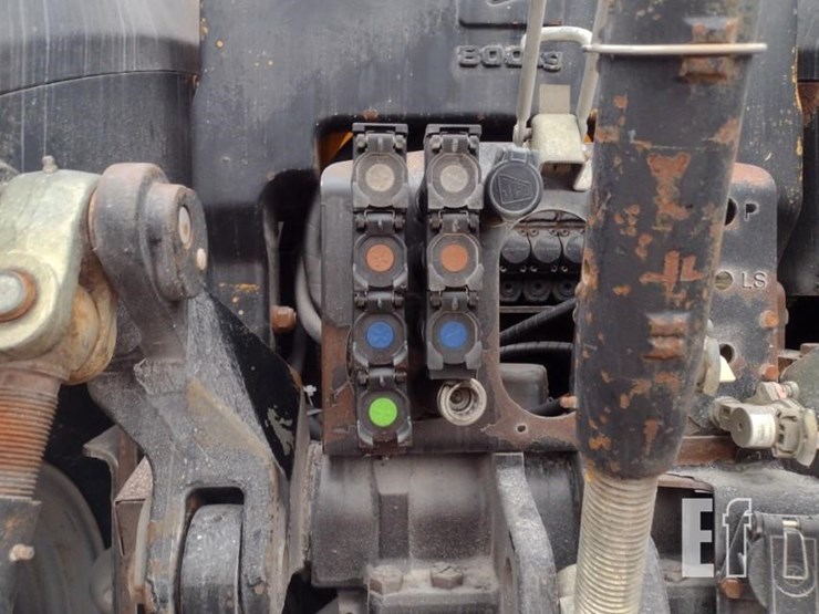 jcb-fastrac-8250-image-23