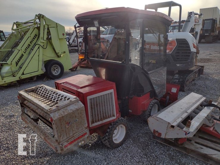 ventrac-3400l-lawn-mower-w/blade-&-broom-image-34