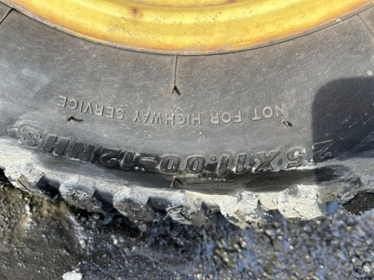 2012-john-deere-gator-xuv-625i-image-33