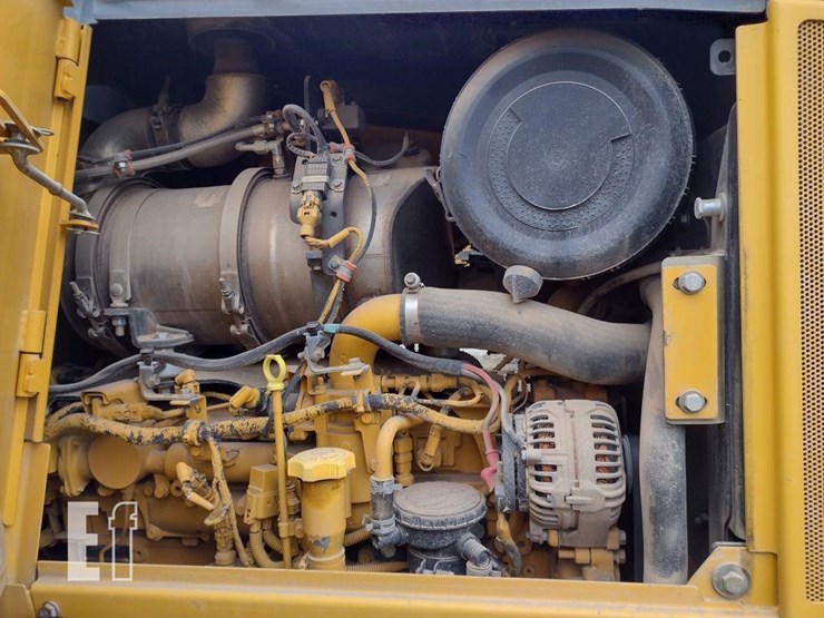 2012-deere-700k-lgp-image-51