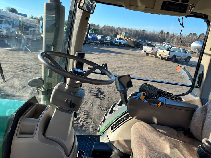 john-deere-8320-image-16