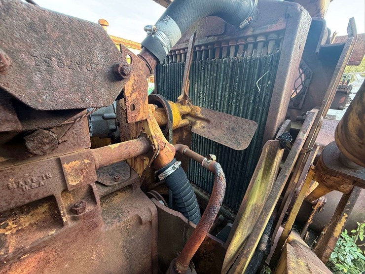 minneapolis-moline-motrac-diesel-crawler-image-11