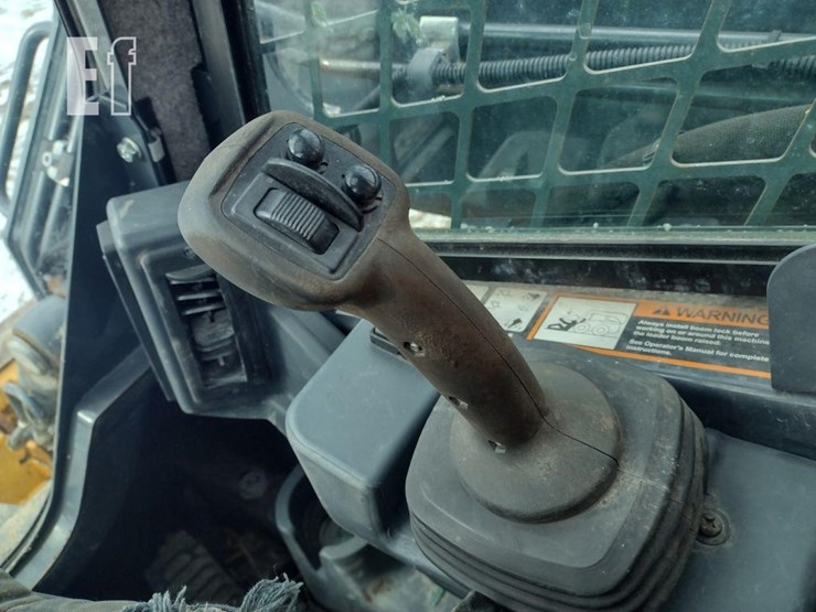 2021-deere-325g-image-9