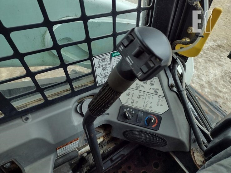 2016-bobcat-s590-image-7