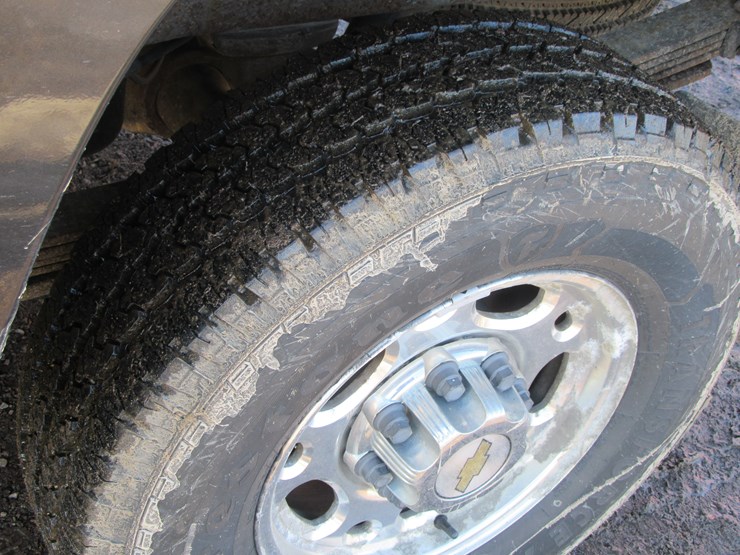 2004-chevrolet-2500-image-13