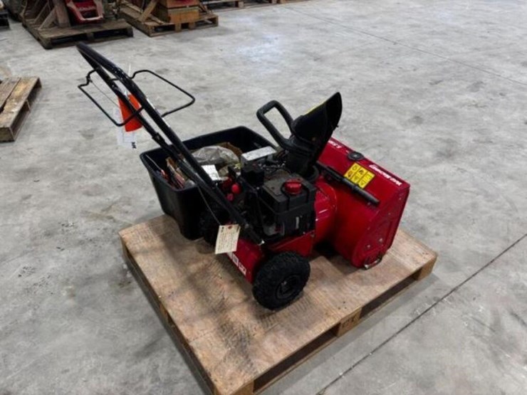 yard-machines-22-in.-snowblower-image-10