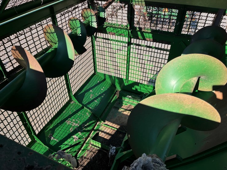 2004-john-deere-7460-image-23