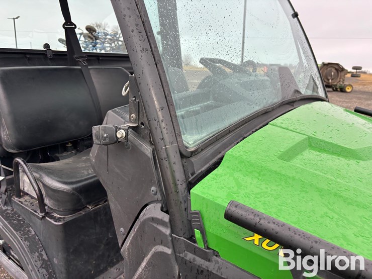 2024-john-deere-gator-image-14