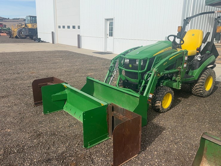2022-john-deere-1025r-image-1