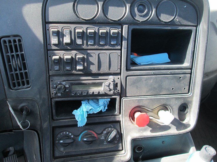 2012-international-prostar-image-29