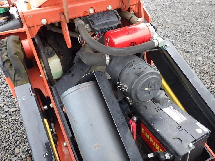 2019-ditch-witch-sk800-image-9