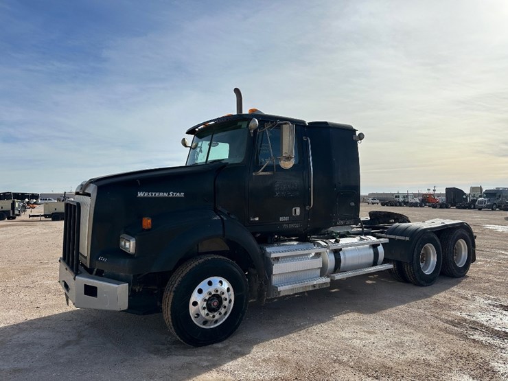 2012-western-star-4900-image-1