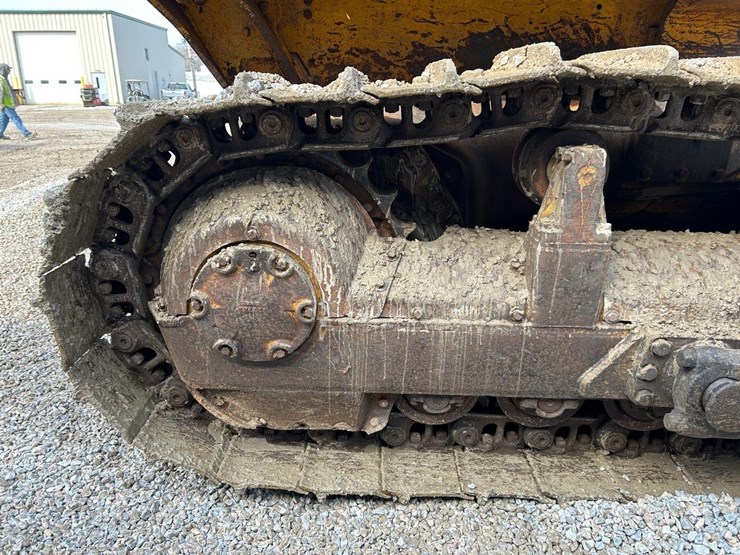 caterpillar-d6c-image-12