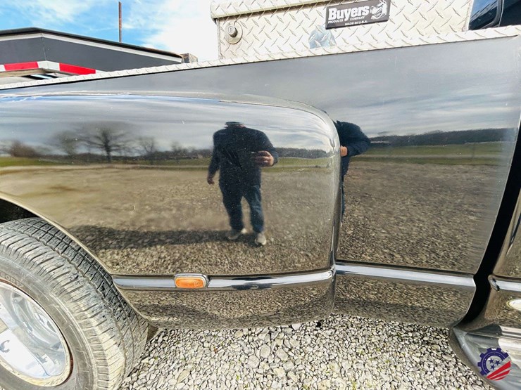 2004-dodge-ram-3500-image-34