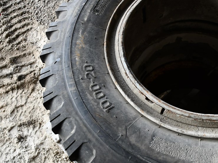 pallet-of-tires-image-17