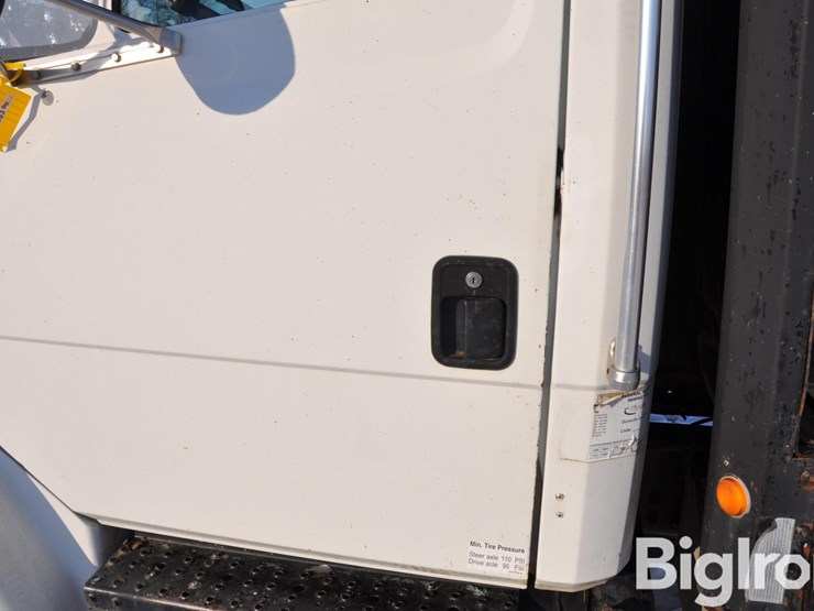 2000-freightliner-s/a-flatbed-truck-image-17