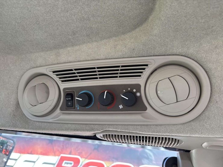 john-deere-6115d-image-25