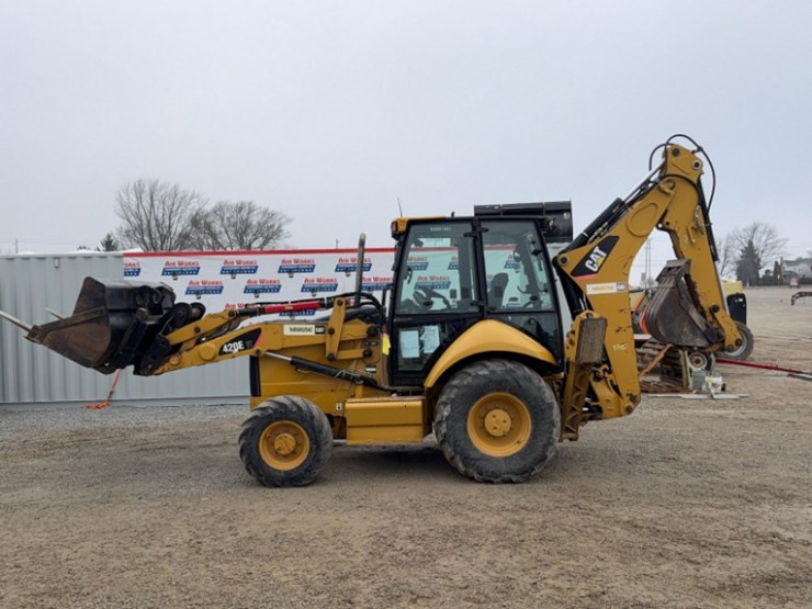 2011-caterpillar-420e-image-1