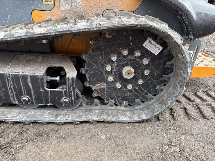 giant-gs950t-mini-skid-steer-image-11