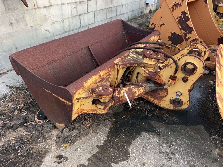 71”-hydraulic-bucket-image-1