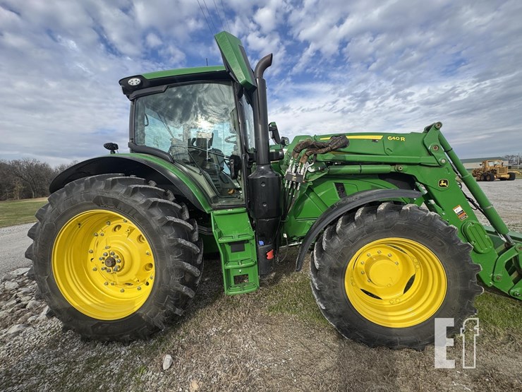 2022-john-deere-6r-145-image-6