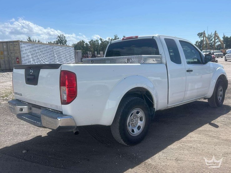 2014-nissan-frontier-image-3