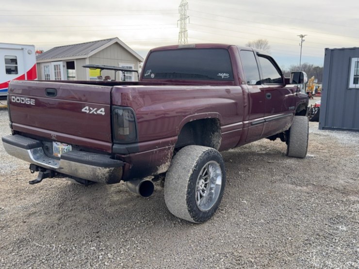 2002-dodge-2500-image-7