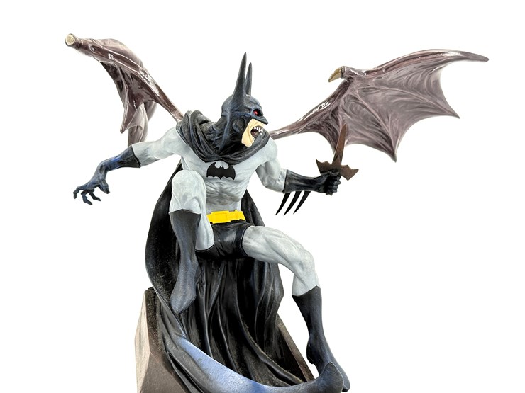 #1055-•-batman-dc-direct-vampire-statue-image-2
