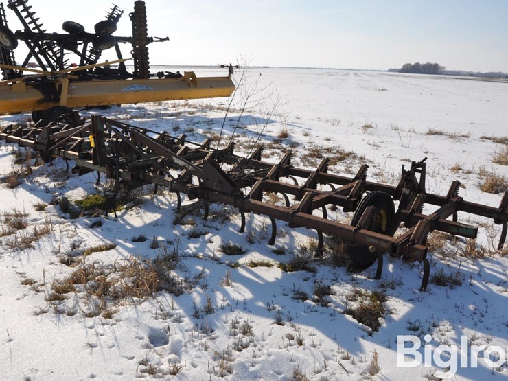 john-deere-1010-image-1