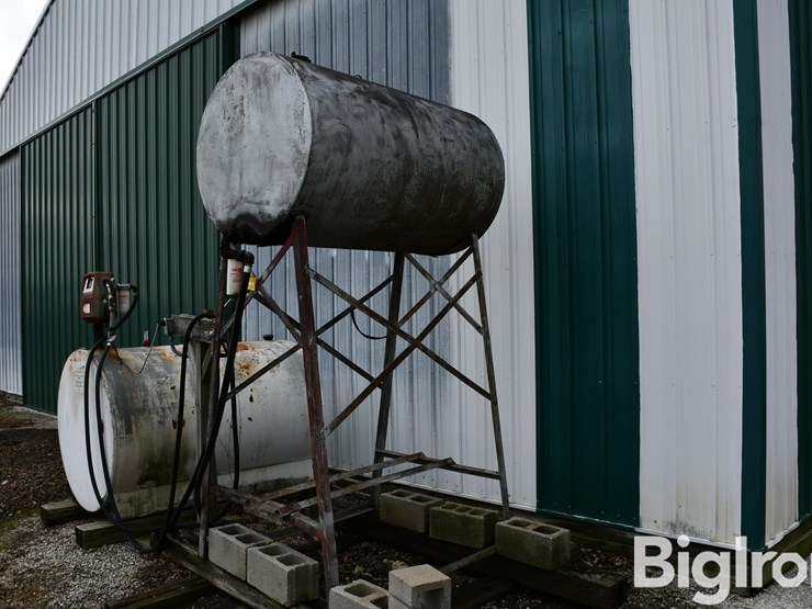 250-gallon-fuel-tank-on-stand-image-1