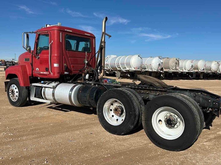 2012-mack-chu-(pinnacle)-image-5