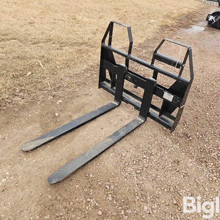 2025 AGT Pallet Fork Attachment