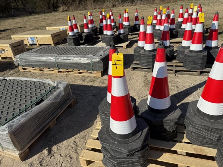25-traffic-cones-image-1