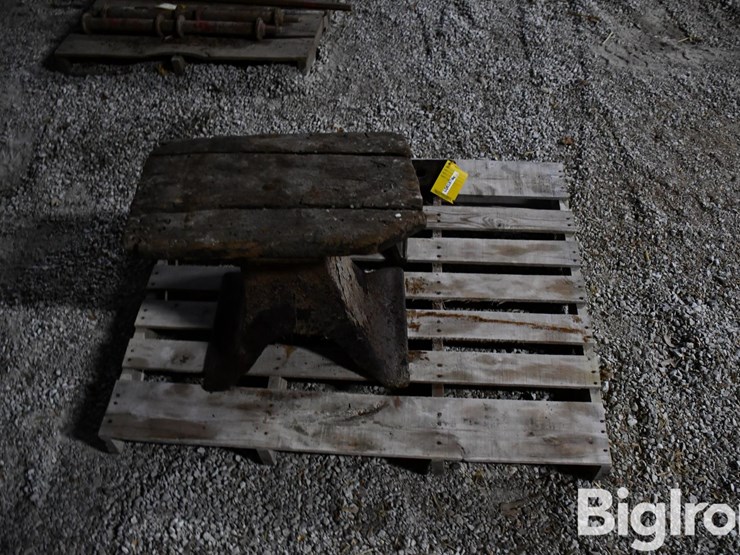 anvil-&-stand-image-4