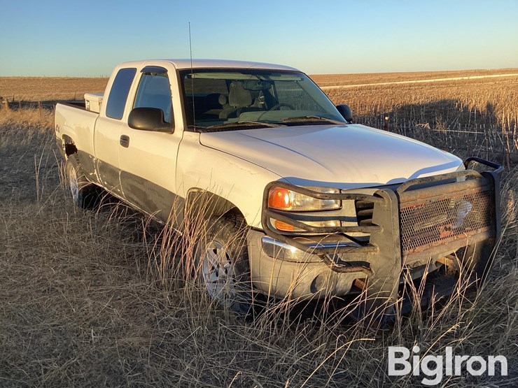 2006-gmc-sierra-1500-image-3