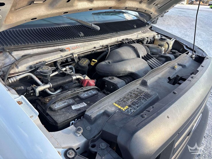 2011-ford-e350-image-13