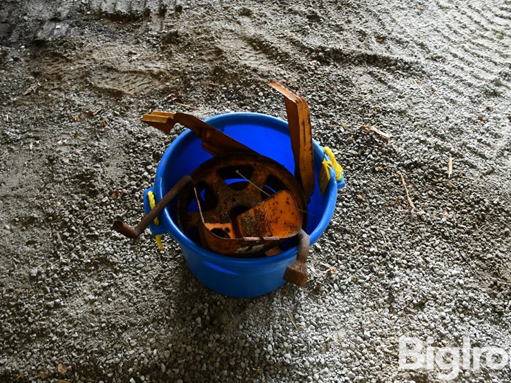 tote-of-minneapolis-moline-parts-image-6