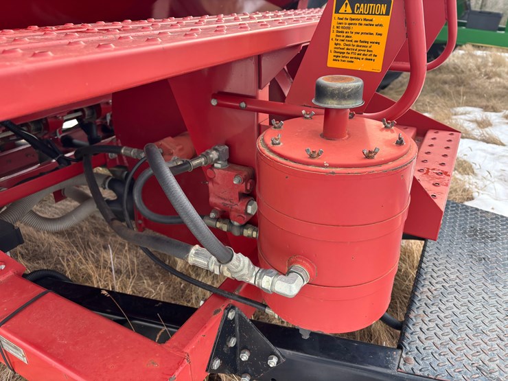 ji-case-8600-drill-image-46