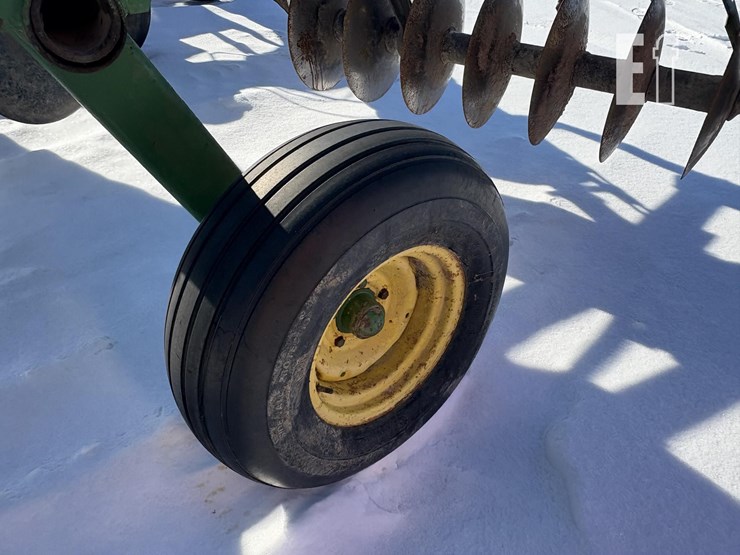 john-deere-210-image-4