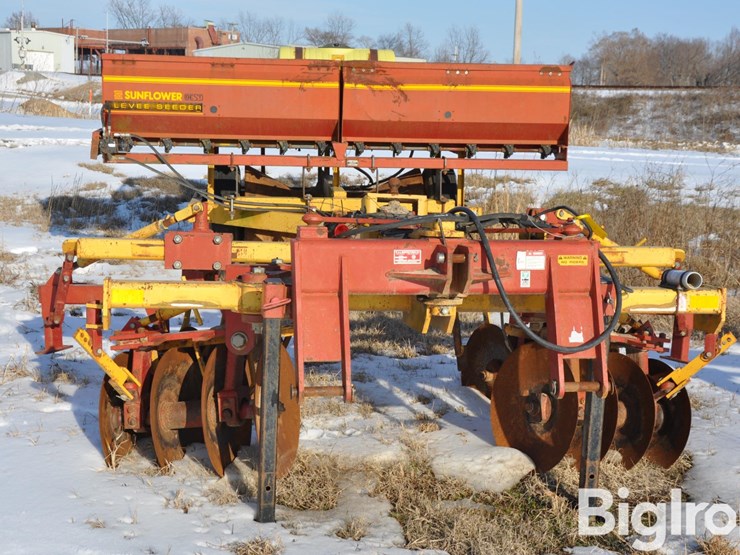 sunflower-9210-3-pt-levee-plow-w/-seeder-&-packer-image-2