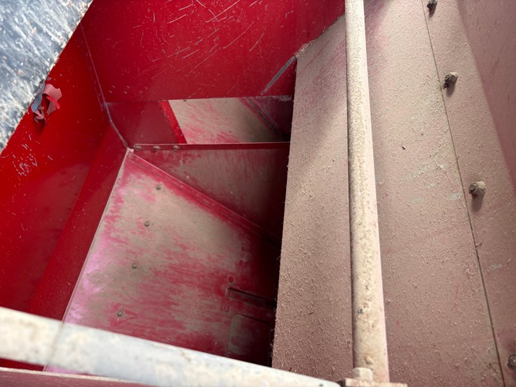 ji-case-8600-drill-image-50