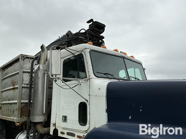 2000-freightliner-fld120-image-13