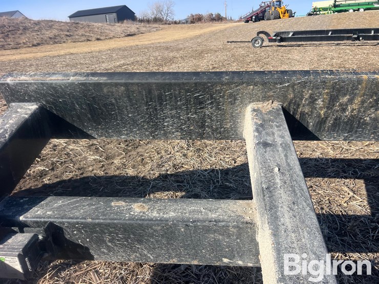 48'-t/a-header-trailer-image-17