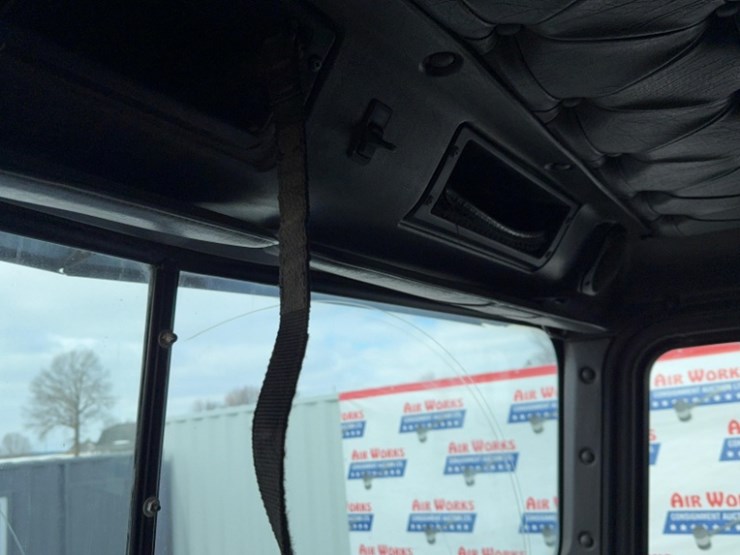 1998-international-9300-image-17